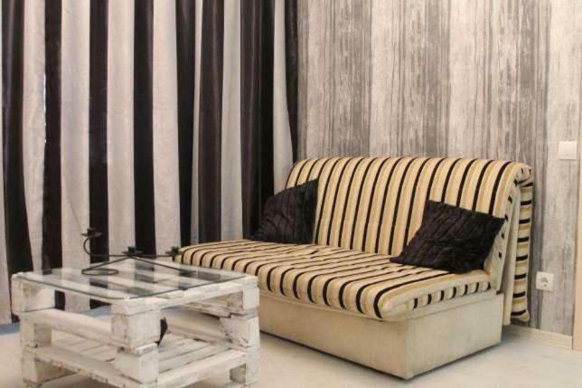 Apartment Квартира Ярослава Мудрого Krivoy Rog Ngoại thất bức ảnh